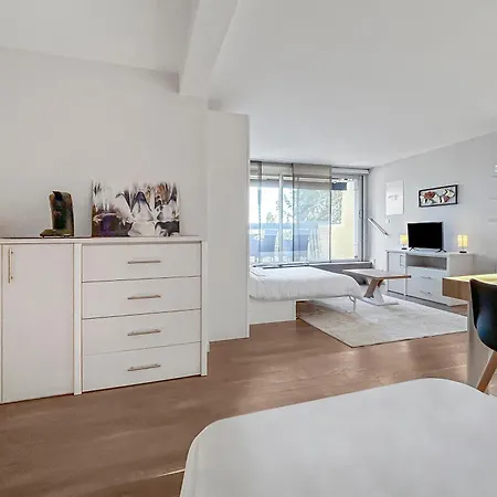 Lumineux Avec Vue & Parking Lägenhet *