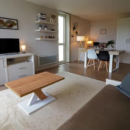 Lumineux Avec Vue & Parking Lägenhet *